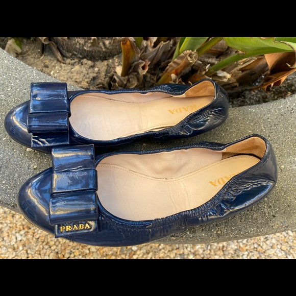 PRADA Patent Leather Bow Ballet Flats Navy Blue - Picture 8 of 9